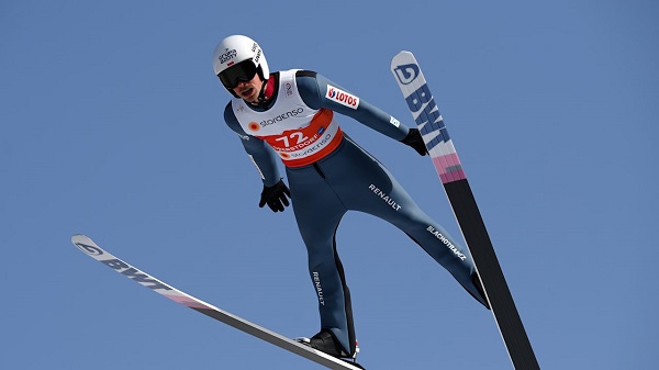 Ski Jump gồm 4 giải đấu cho bạn thử sức