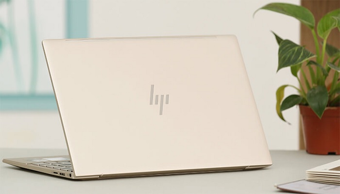 HP ENVY 13-ba1028TU sử dụng chất liệu kim loại cao cấp