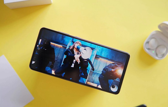 Galaxy A52s sở hữu màn hình ấn tượng