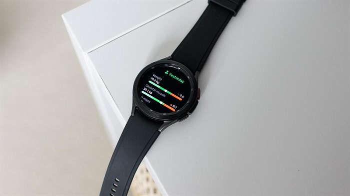 Watch4 Classic đo được nhịp tim khi kết nối với điện thoại Samsung