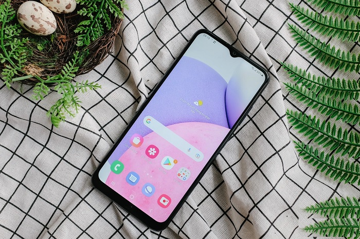 Màn hình Galaxy A03s rộng 6.5 inch, sử dụng tấm nền LCD, độ phân giải HD+