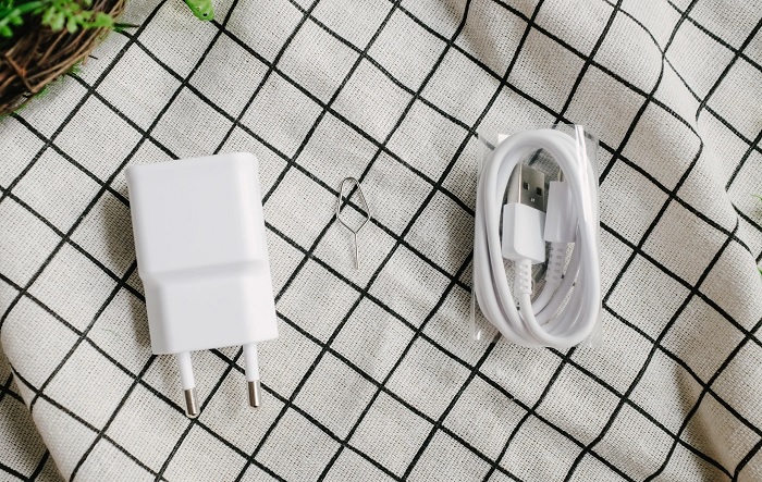 Các phụ kiện đi kèm máy