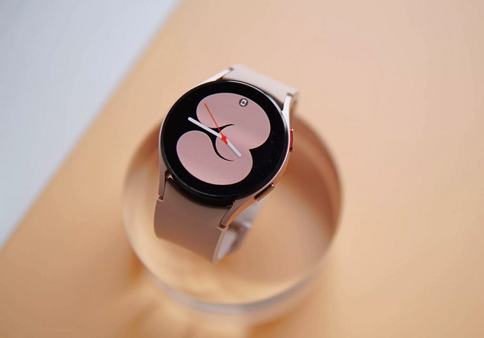 Màn hình Watch4 cho chất lượng hiển thị cao