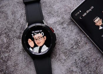Mở hộp Galaxy Watch4 Classic
