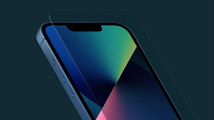 iPhone 13 có lớp vỏ nhôm với trọng lượng nhẹ, còn iPhone 13 Pro có ngoại hình sáng bóng và bền bỉ