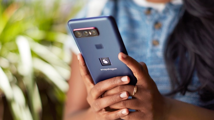Snapdragon Phone đi kèm pin 4.000 mAh