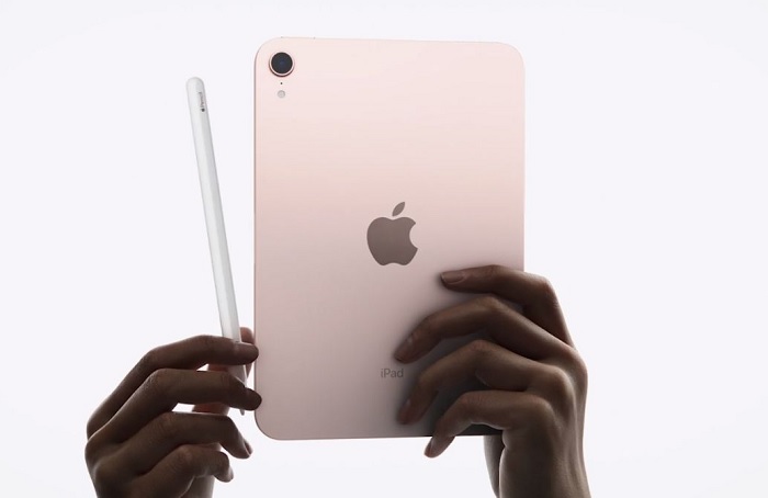 iPad mini 6 sở hữu công nghệ 5G và bút Pencil 2 được gắn vào cạnh bên để sạc