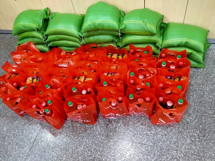 Những phần quà là các nhu yếu phẩm cần thiết cho cuộc sống hàng ngày