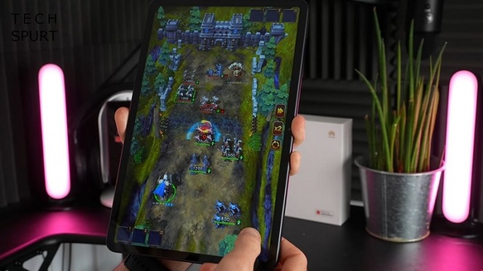 Hỗ trợ tần số quét lên tới 120Hz giúp các tác vụ được phản hồi một cách nhanh chóng