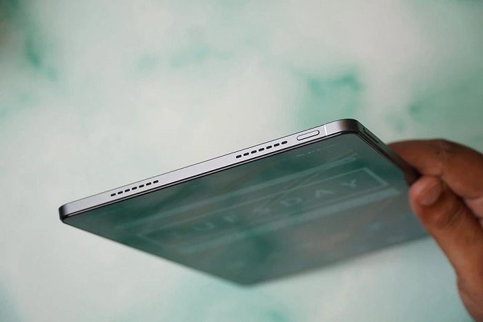 Cạnh trên của thiết bị