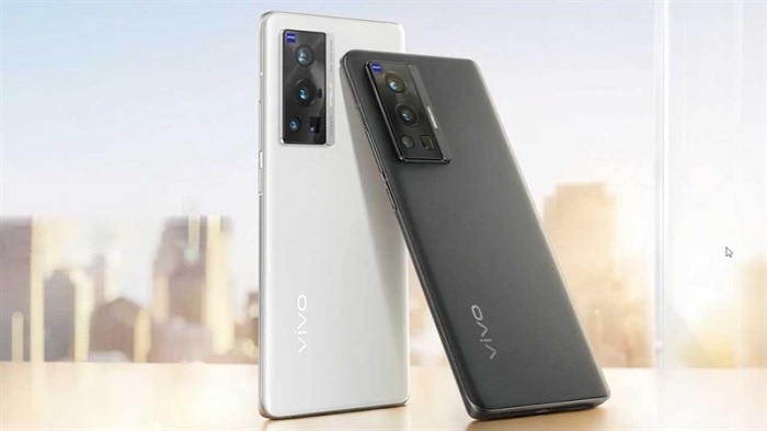 Mặt lưng được vát cong ôm sát lòng bàn tay rất chắc chắn