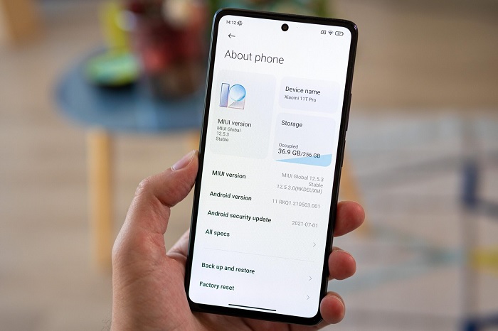 Xiaomi 11T Pro chạy giao diện MIUI 12