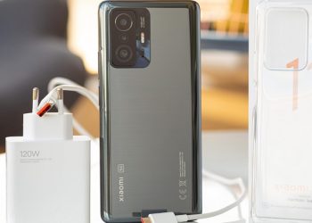 Trên tay Xiaomi 11T Pro