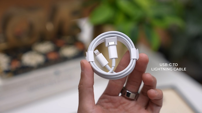 Dây cáp USB-C to Lightning cable