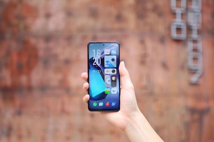 Mặt trước của vivo iQOO Z5