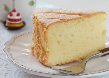 cách làm bánh bông lan bằng nồi cơm điện