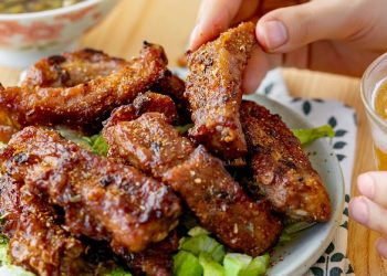cách làm sườn nướng bằng nồi chiên không dầu