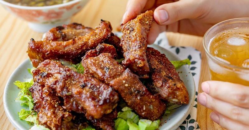 cách làm sườn nướng bằng nồi chiên không dầu