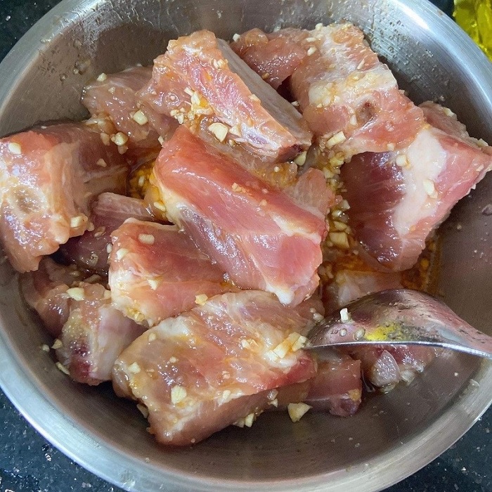 Sau đó trộn đều