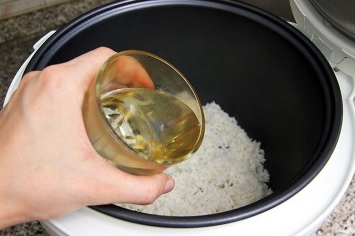 Đong nước nấu cháo