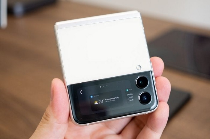 Tiện ích thời tiết trên Galaxy Z Flip3 5G