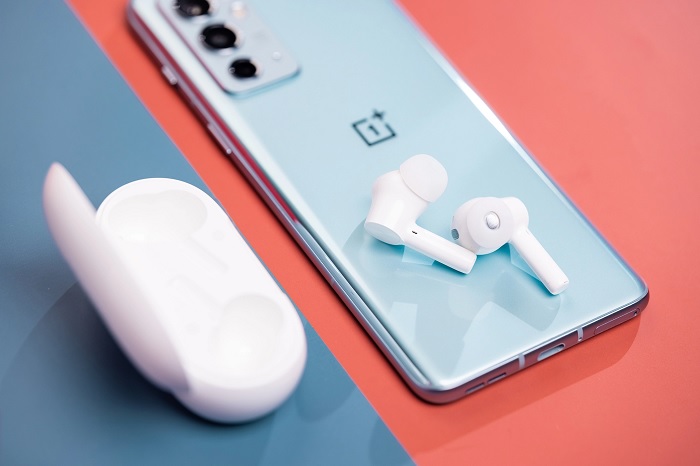 Tai nghe có khả năng khử tiếng ồn tới 40dB