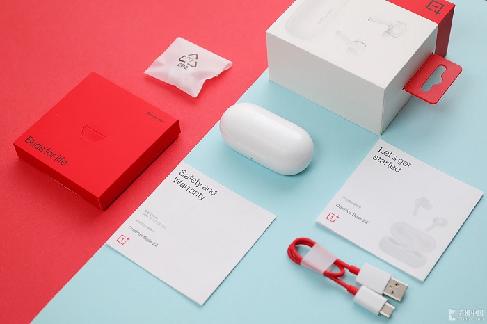 Các phụ kiện bên trong