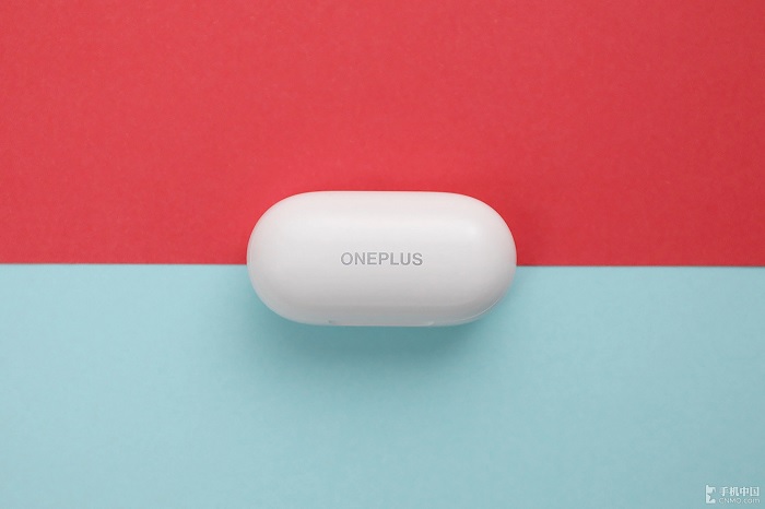 Hộp tai nghe có thiết kế tinh tế