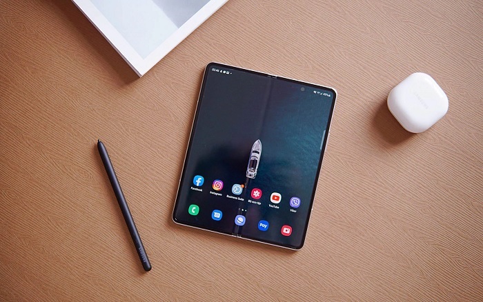 Khung viền của Galaxy Z Fold3 5G bền hơn so với thế hệ trước