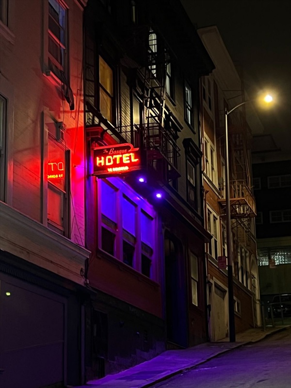 Chế độ chụp đêm bằng camera tele