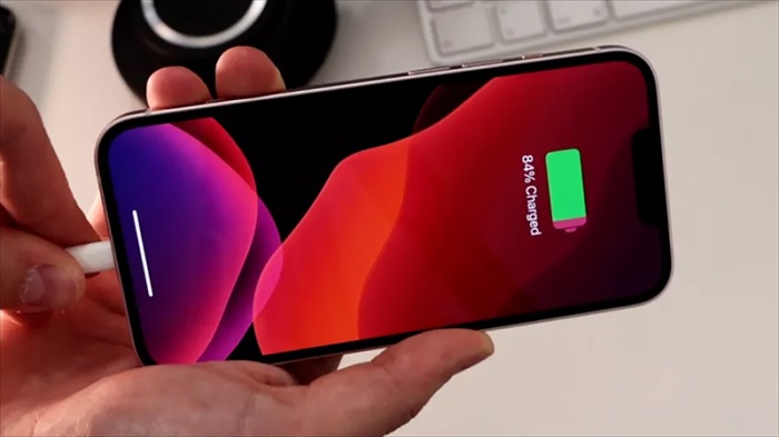 iPhone 13 cho thời lượng pin lâu hơn thế hệ trước