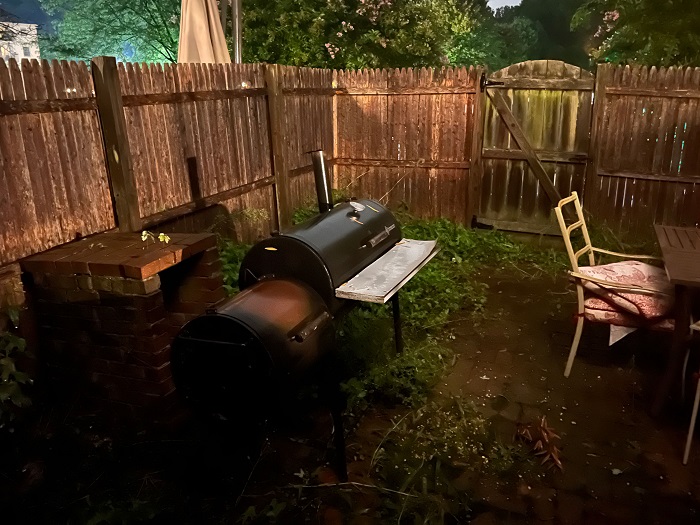 Chụp ảnh trong điều kiện thiếu sáng iPhone 13 Pro kém, nhiều chi tiết bị biến mất. Trong khi,…