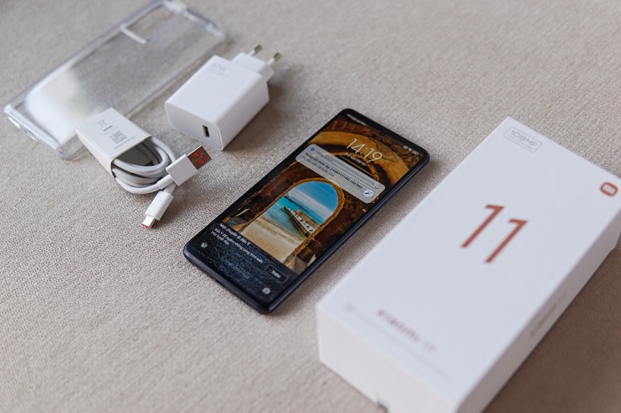 Xiaomi 11T 5G và các phụ kiện đi kèm
