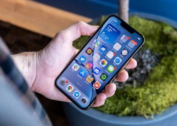 Giá linh kiện iPhone 13 Pro chỉ bằng một nửa giá bán, Apple quá lời chăng?