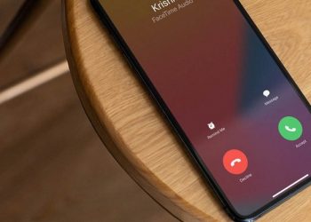 kích hoạt chờ cuộc gọi trên iPhone