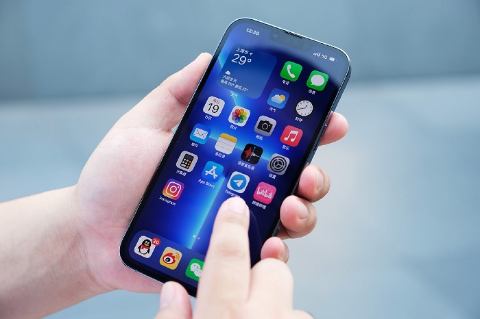 iPhone 13 Pro được trang bị màn hình tốc độ làm mới thích ứng 120Hz