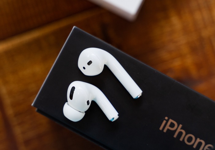 AirPods Pro và AirPods 3 có điều khiển cử chỉ thông minh, AirPods 2 không có
