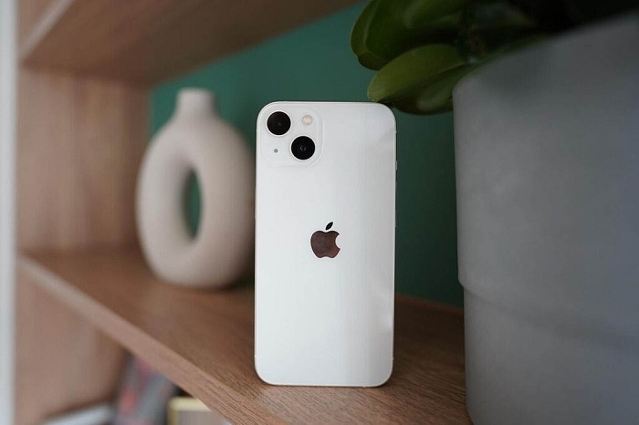 Mặt lưng của iPhone 13