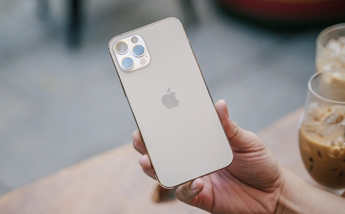 iPhone 13 cho thời lượng pin lâu hơn iPhone 12 Pro