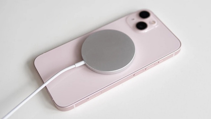 Công nghệ MagSafe trên iPhone 13