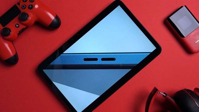 Màn hình lớn, độ phân giải cao, hình ảnh sắc nét và khả năng hiển thị ngoài trời khá tốt