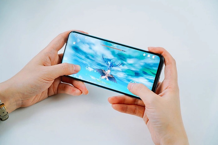 Chơi game siêu mượt với màn hình 120Hz trên OPPO K9 Pro