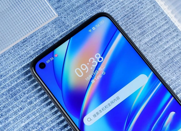 Camera selfie 16MP được đặt trong lỗ đục nhỏ trên màn hình