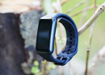 Trên tay OPPO Watch Free