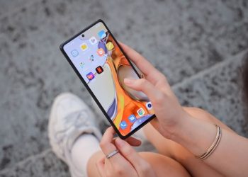 trên tay Xiaomi 11T 5G