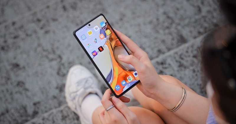 trên tay Xiaomi 11T 5G