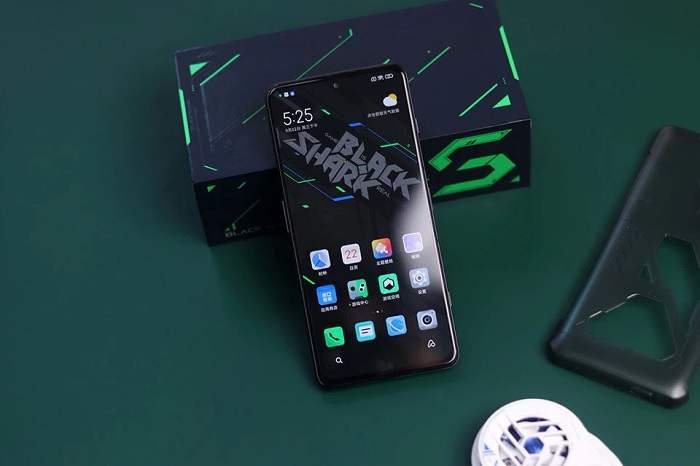 Mặt trước của Black Shark 4S