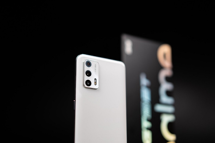 Thiết kế của realme GT Neo2T