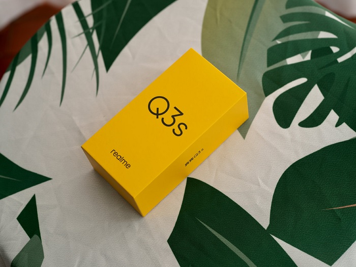 Hộp đựng realme Q3s