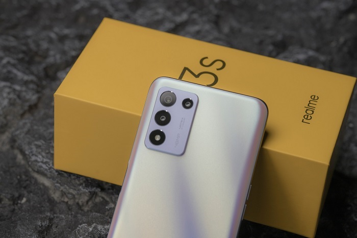 Cụm camera hình chữ nhật rất quen thuộc